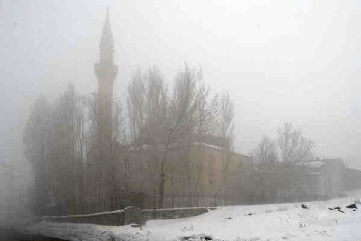 Erzurum\'da Sis Görüş Mesafesini Düşürdü