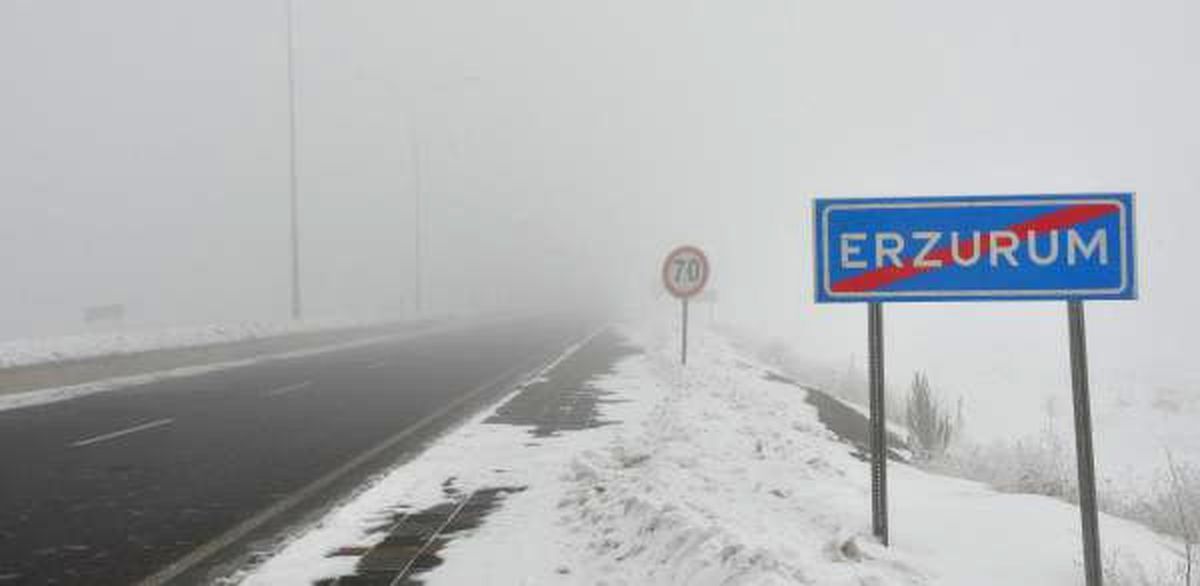 Erzurum\'da Sis Görüş Mesafesini Düşürdü