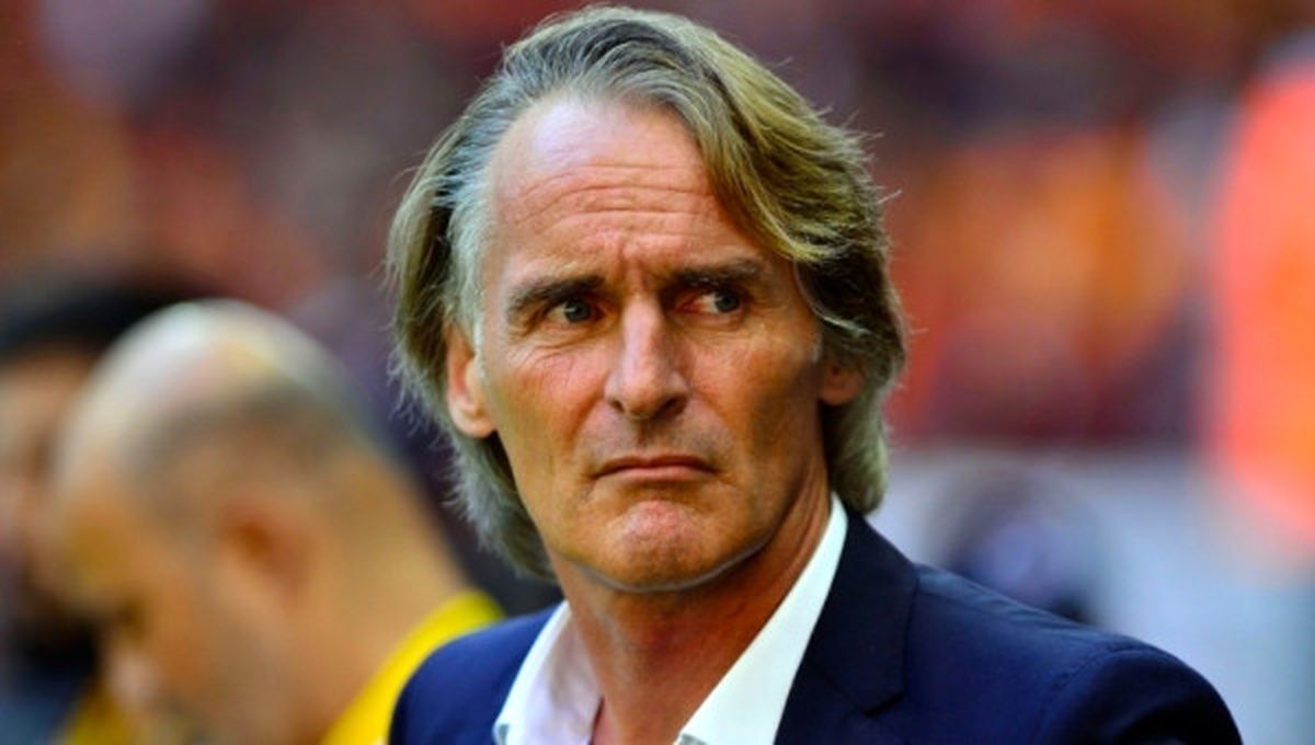 Galatasaray Yönetimi "Hoca Değil Zihniyet Değişsin"