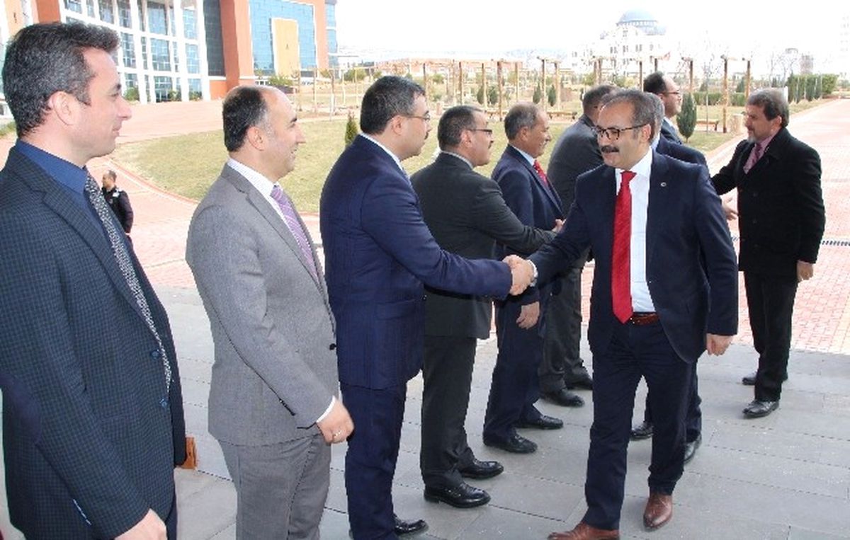 Gaziantep Üniversitesi Rektörü Prof. Dr. Ali Gür\'den Mevkidaşı Karacoşkun\'a Ziyaret