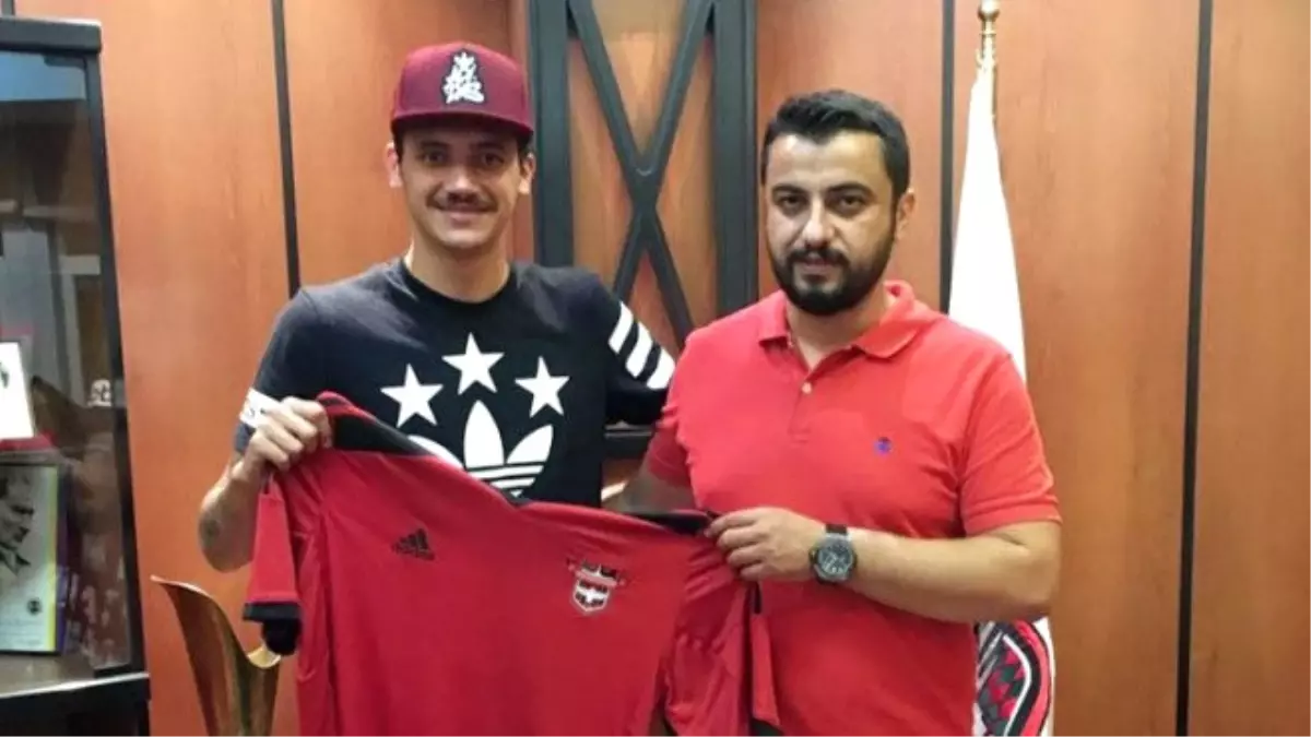 Gaziantepspor 2 Oyuncuyla Yollarını Ayırdı