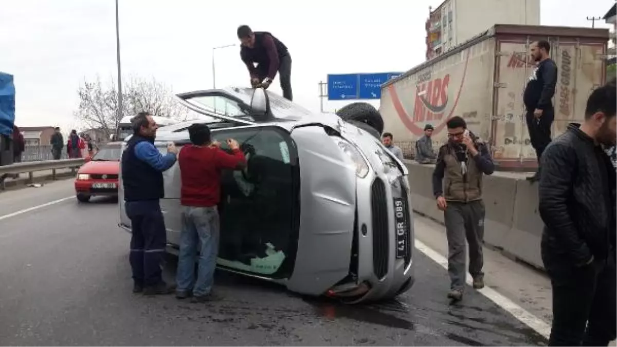 Hastaneye İlaç Götüren Araca Otomobil Çarptı: 2 Yaralı