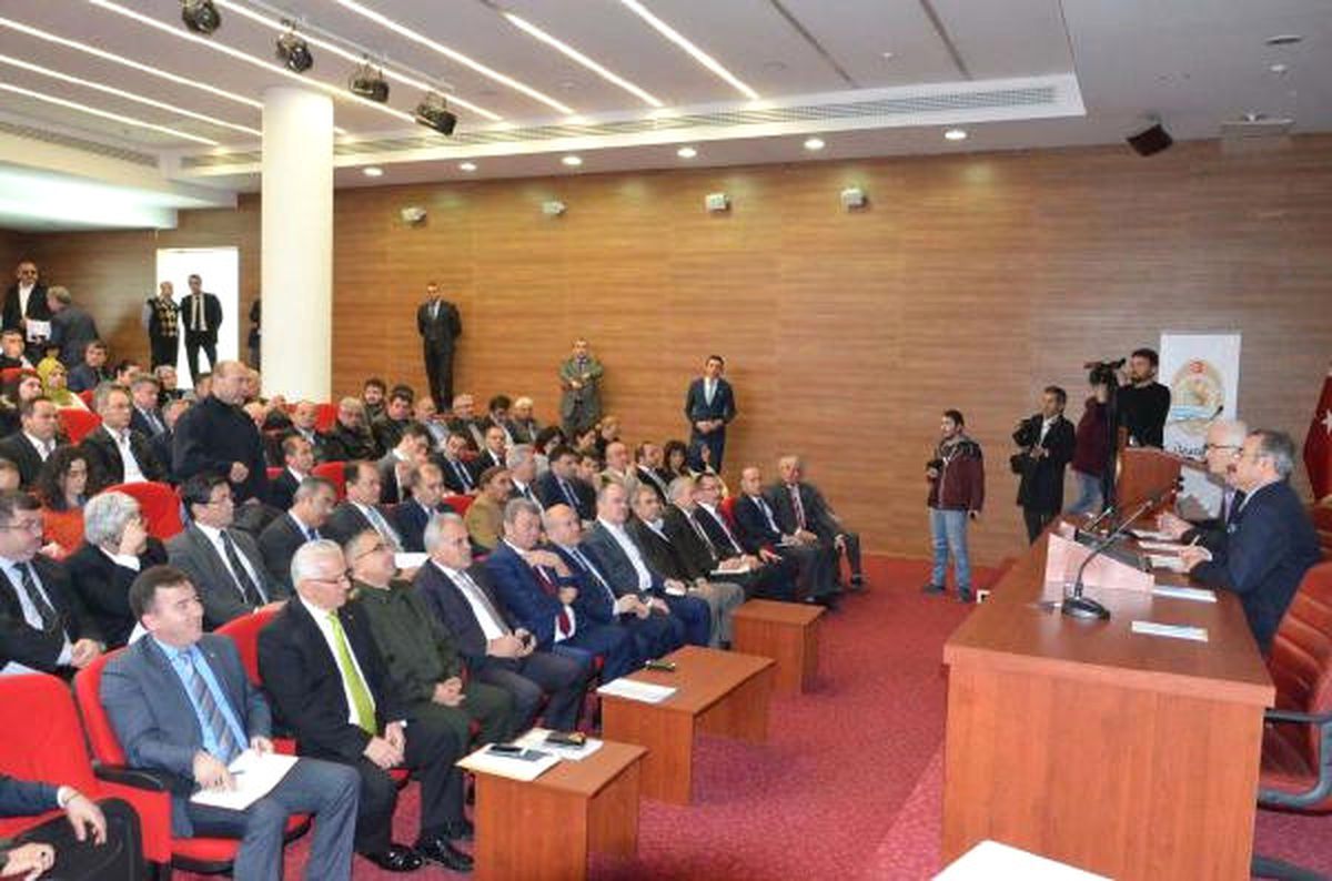 İhraç Edilen Öğretmen Valilikten Yardım İstedi