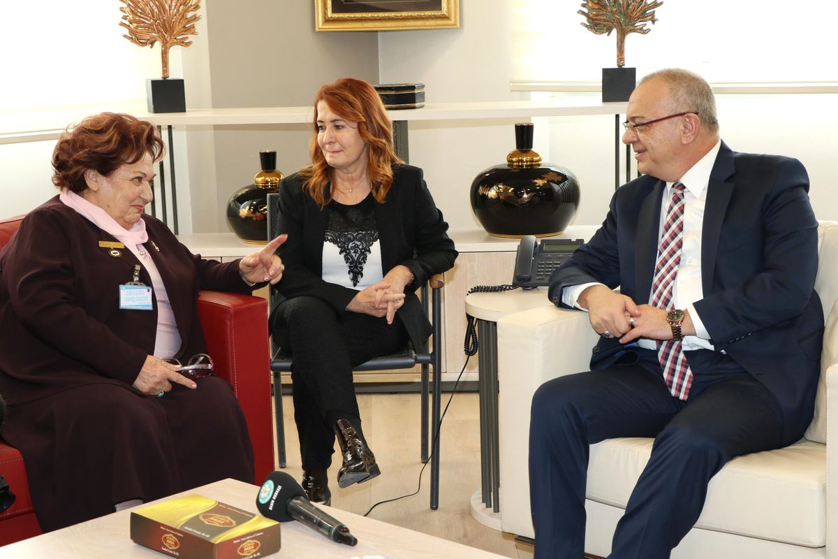 Kadınlardan Başkan Ergün\'e Teşekkür Ziyareti