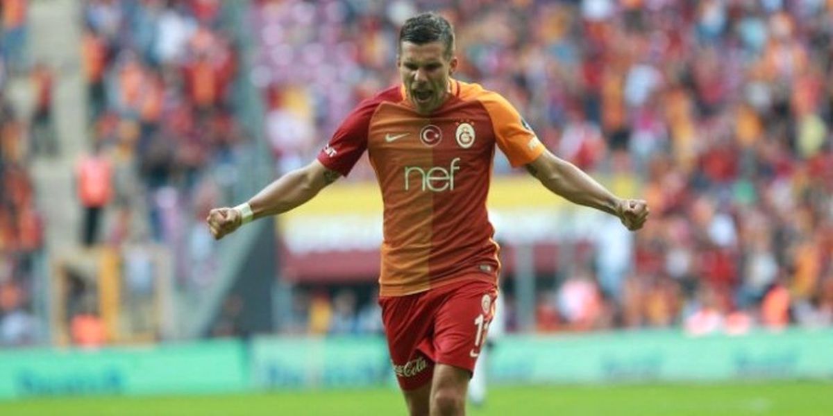 Lukas Podolski Transferi Hakkında Konuştu!