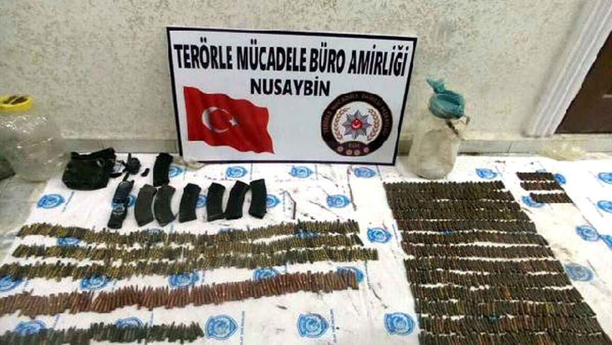 Nusaybin\'de PKK\'nın Mezarlıktaki Cephaneliği Ele Geçti