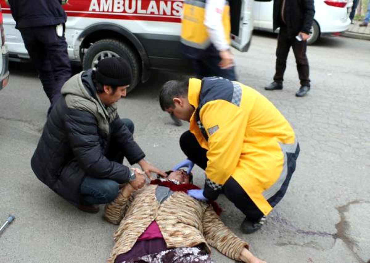 Öğrenci Servisinin Çarptığı Kadın Yaralandı (2)