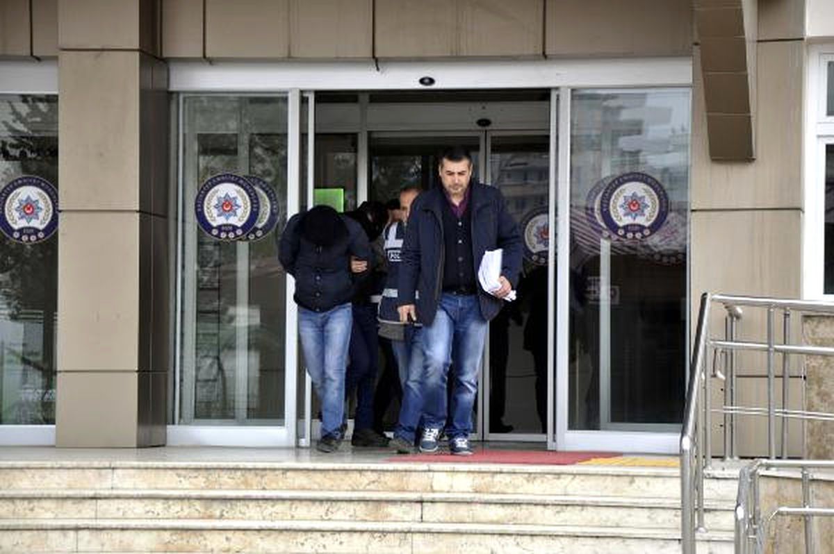 Özel Görüntüyle) Sancaktepe\'deki Kapkaç Anı Güvenlik Kamerasında