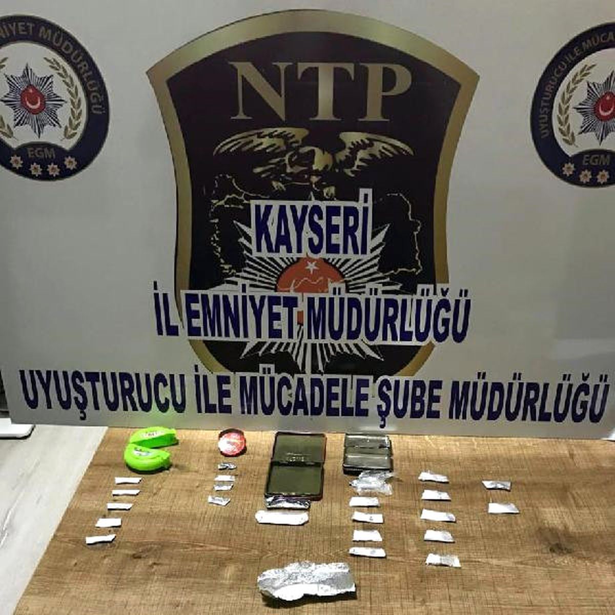 Sakız Kutuları İçinde Uyuşturucu Ticareti
