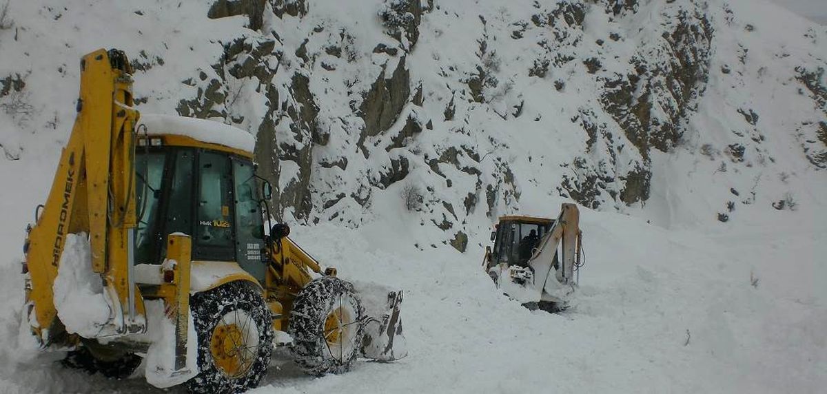 Sivas\'ta 16 Köy Yolu Ulaşıma Kapandı