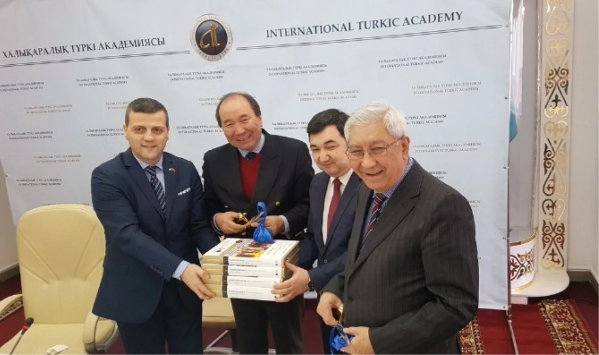 Tehlikedeki Türk Dilleri" Kitabının Tanıtım Toplantısı Astana\'da Yapıldı