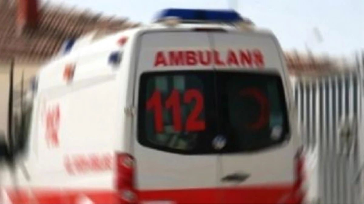 Tokat\'ta Minibüsle Otomobil Çarpıştı: 11 Yaralı