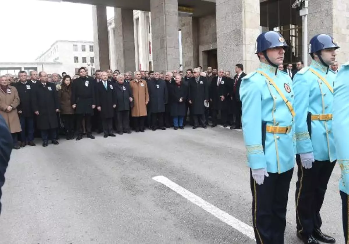 Trafik Kazasında Hayatını Kaybeden Enver Öktem İçin TBMM\'de Cenaze Töreni Düzenlendi