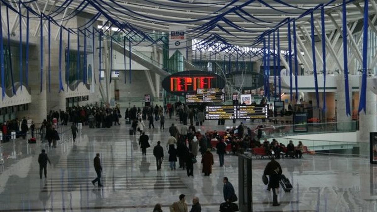 Uçak Yolcu ve Trafiğinde Azalma