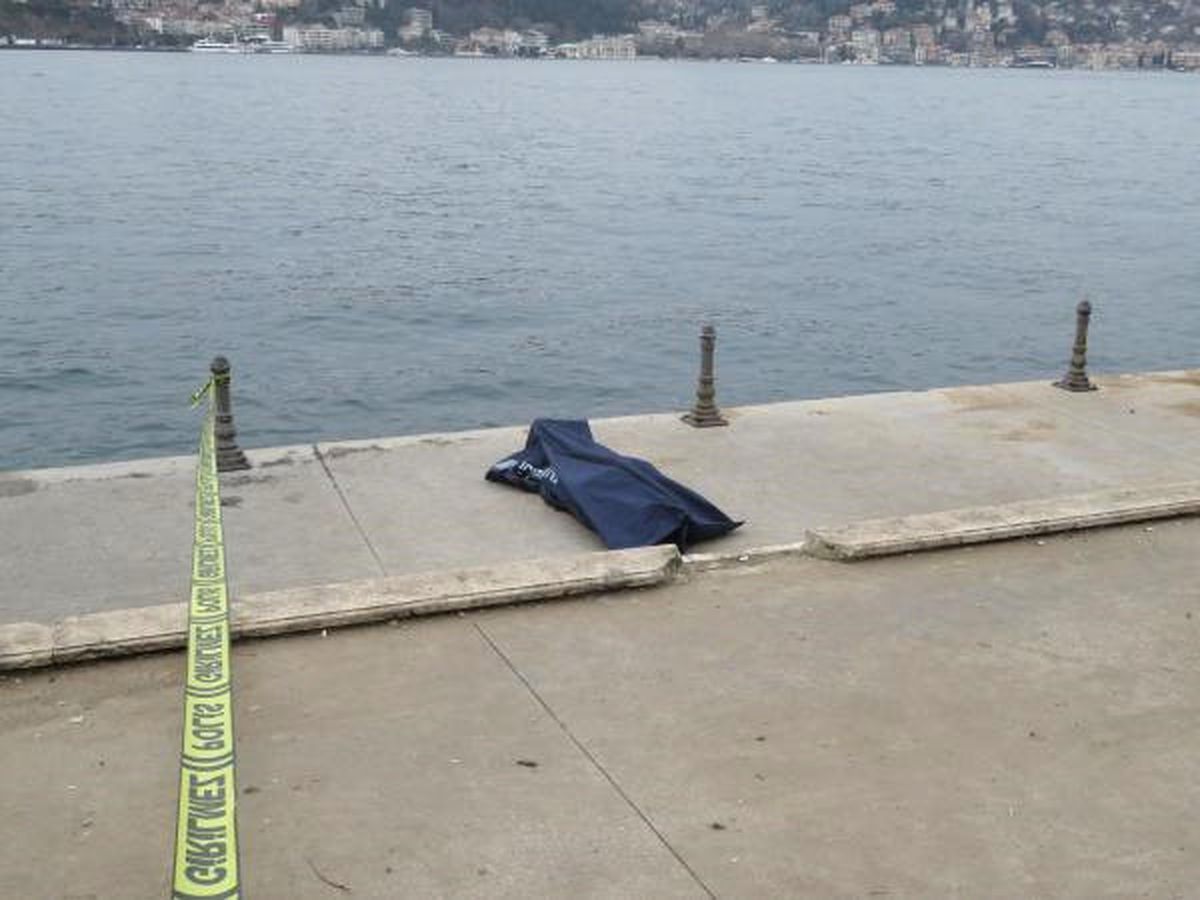 Üsküdar\'da Denizden Ceset Çıktı