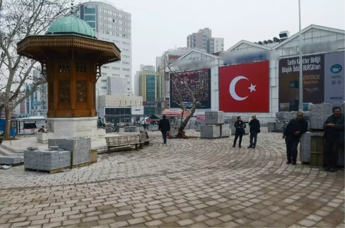 15 Temmuz Demokrasi Meydanı Bursa\'nın Merkezinde Can Buluyor