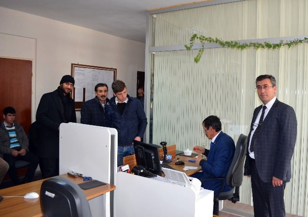 Adilcevaz\'da Yeni Kimlik Kartı Başvurularında Yoğunluk