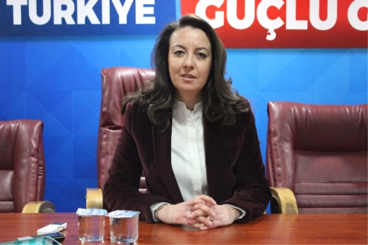 AK Parti Eskişehir İl Kadın Kolları Başkanı Özlem Yalçın\'dan İlk Basın Açıklaması