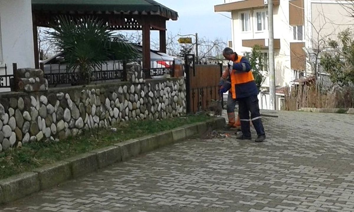 Akçakoca\'da Temizlik Çalışmaları Gece Gündüz Sürüyor