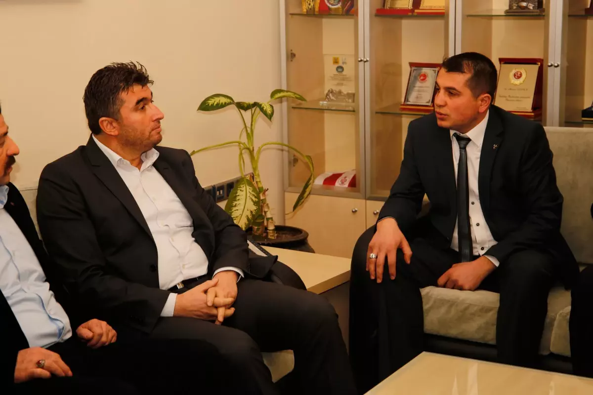 Başkan Tosun, MHP Kula İlçe Teşkilatı\'nı Ağırladı