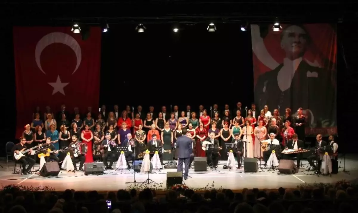 Bayraklı\'da Sevgililer Günü\'ne Özel Konser