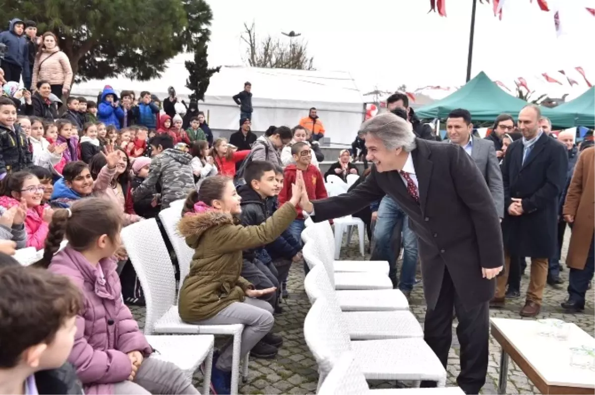 Beyoğlu\'nda Doğaya Destek Olana, Buz Pisti Bileti Hediye