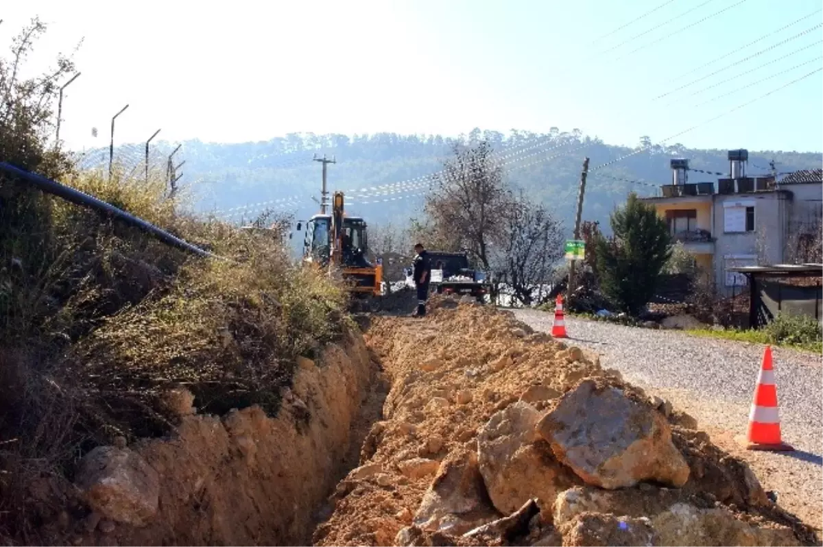 Büyükşehir Belediyesi Kumluca\'da İçme Su Sarı Hatlarını Yeniliyor