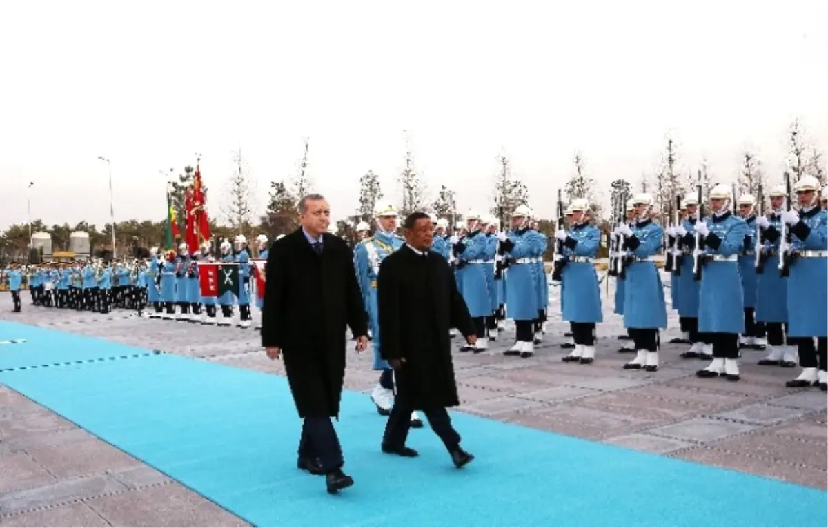 Cumhurbaşkanı Erdoğan, Etiyopya Cumhurbaşkanı Teshome\'yi Resmi Törenle Karşıladı