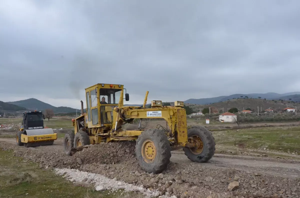 Dikili Belediyesi köşe bucak hizmet üretmeye devam ediyor