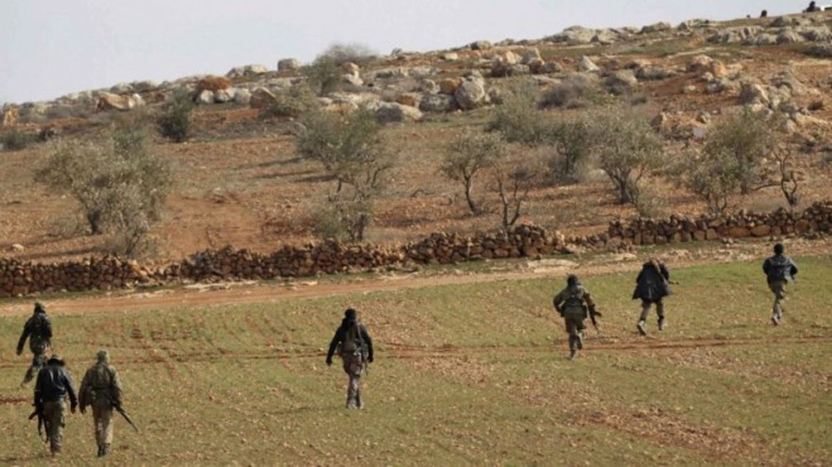 El Bab\'da Stratejik Tepeler Ele Geçirildi