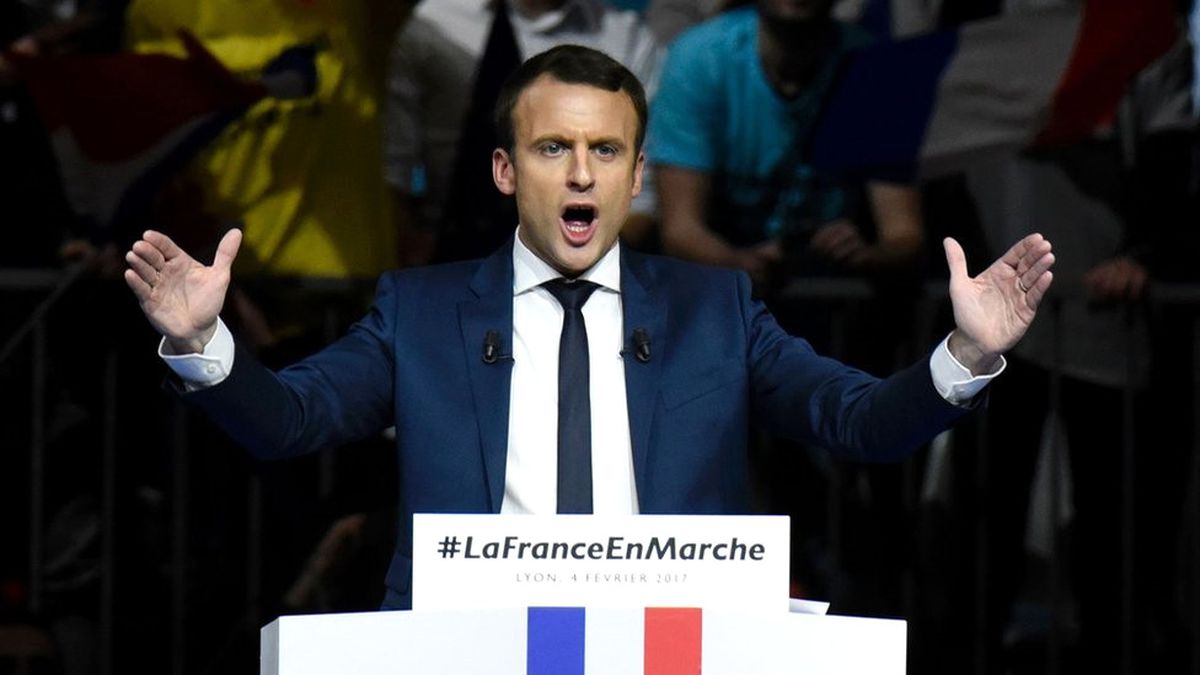 Fransa\'da Cumhurbaşkanı Adayı Macron\'dan İddialara Ret: Eşcinsel Değilim
