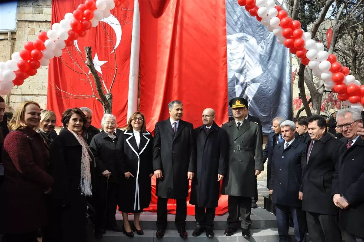 Gaziantep\'te "Şehit Kadınlar Anıtı" Açıldı