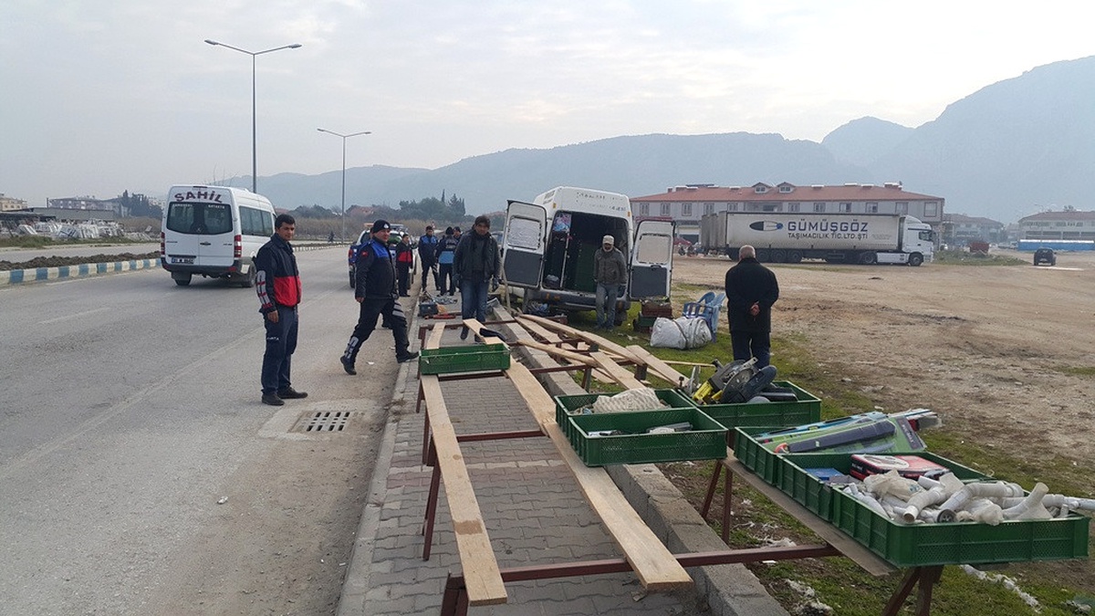HBB Zabıtası Seyyar Satıcılara Göz Açtırmıyor