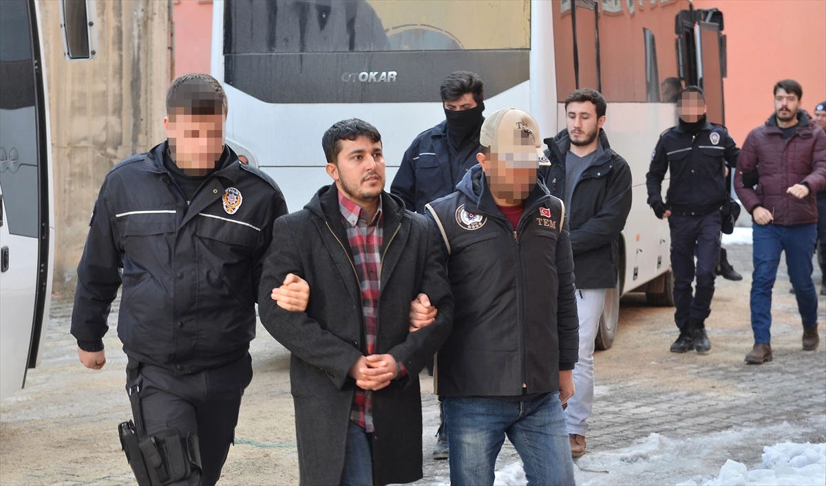 Mardin\'de Fetö Operasyonu: 13 Rütbeli Asker Tutuklandı