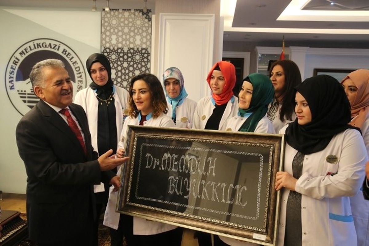 Mel-Mek Öğrencileri Başkan Büyükkılıç\'i Ziyaret Etti