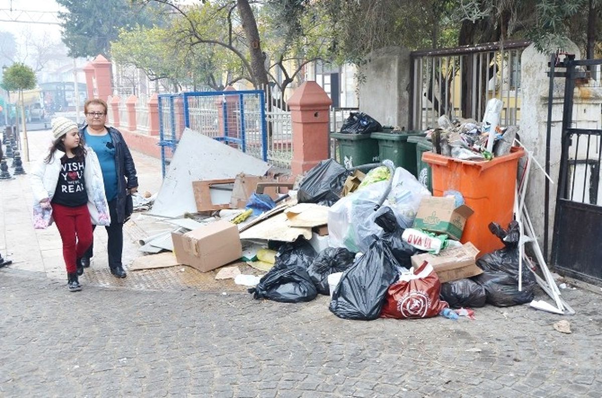 Milas\'ın En İşlek Caddesinde Yakışmayan Manzara