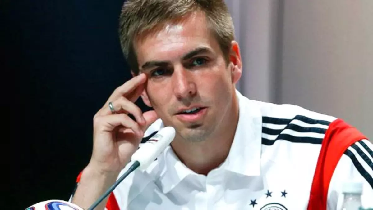 Philipp Lahm Bayern\'e Veda Ediyor