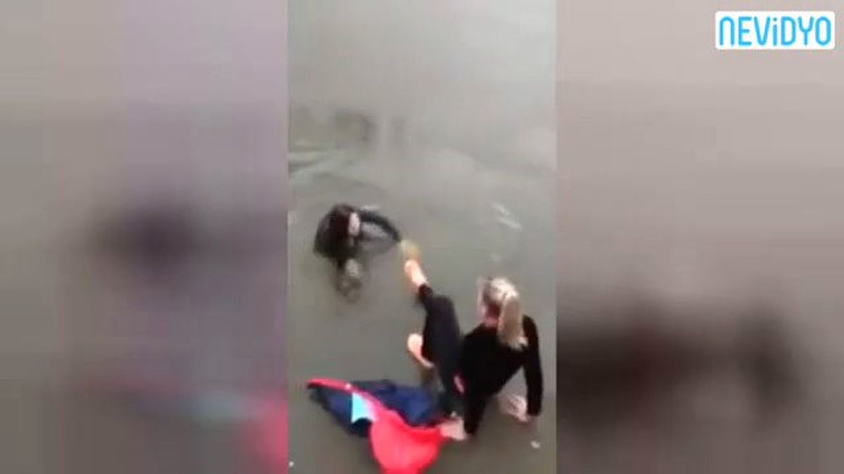 Rus Kızlarının Donmuş Gölle İmtihanı!