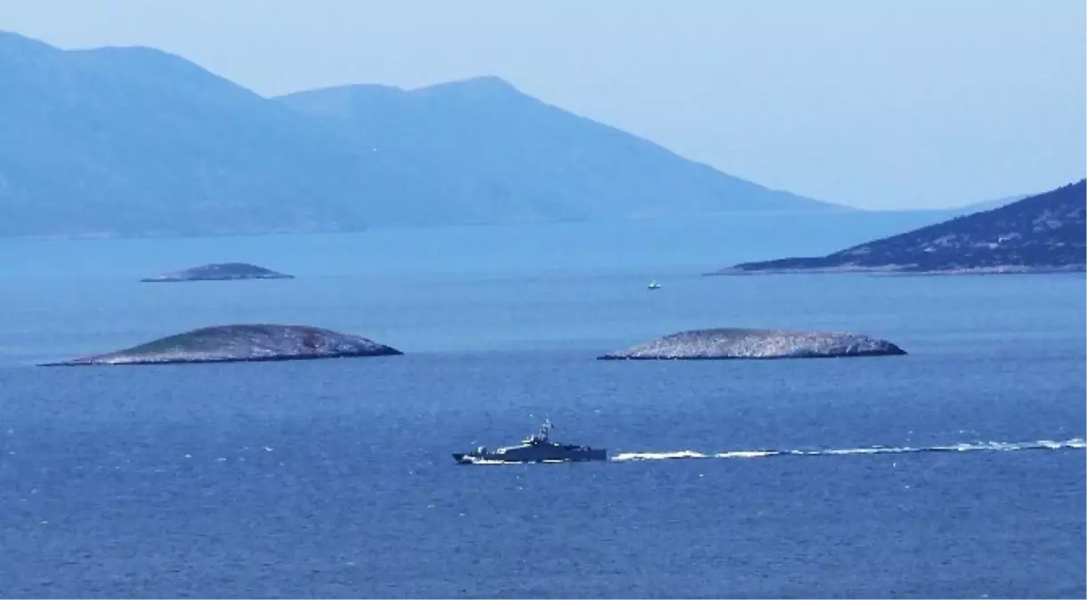 Türk ve Yunan Botları Burun Buruna Geldi