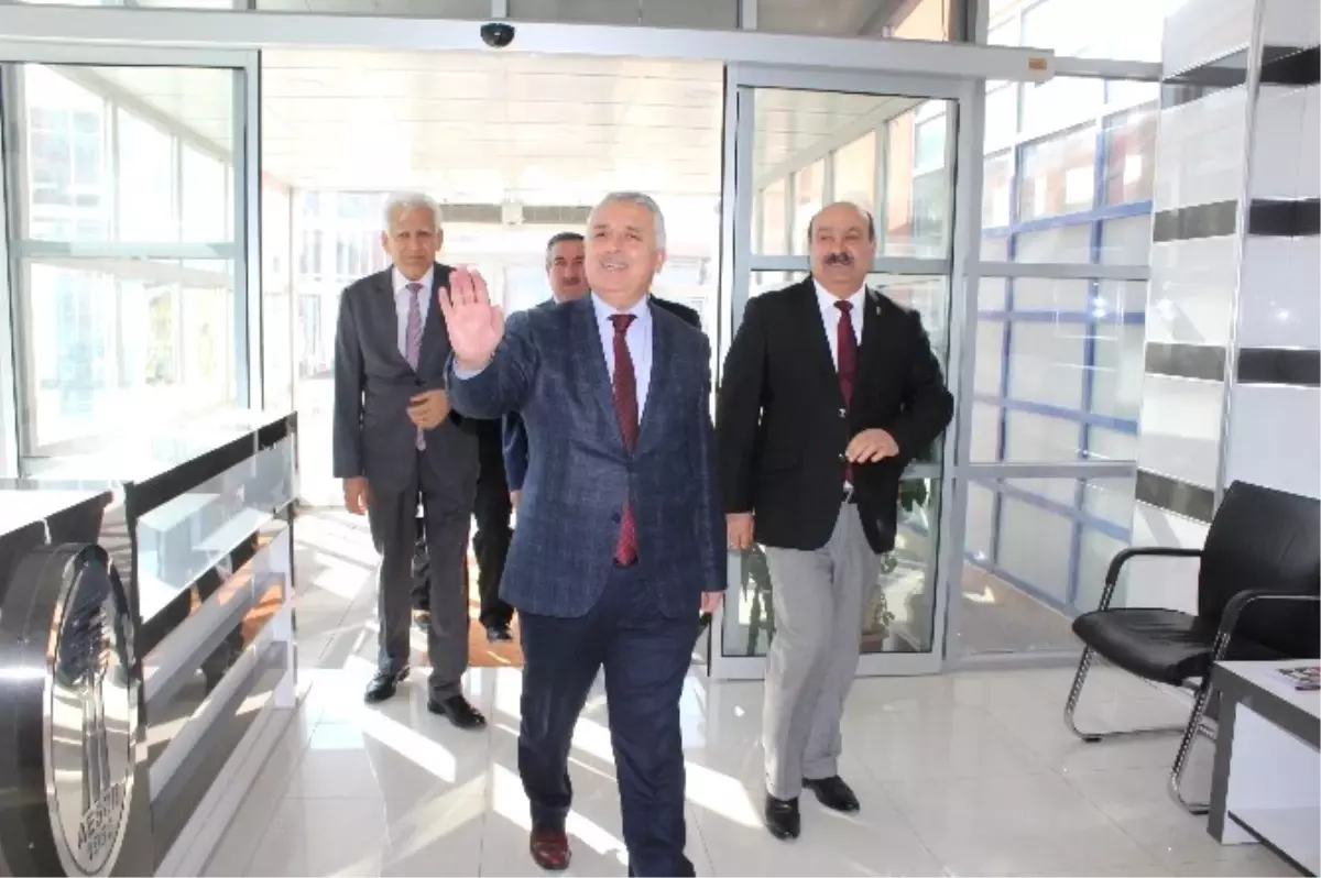 Vali Yıldırım, Başkan Konak\'ı Ziyaret Etti