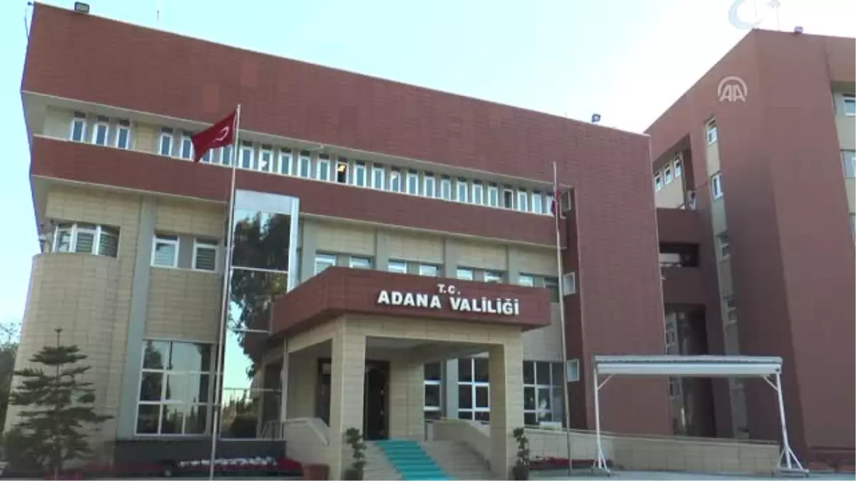 Adana\'daki Terör Saldırısında Vali Demirtaş\'ı Kedi Kurtarmış