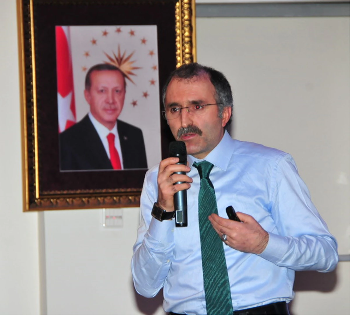Yavilioğlu, "Halkı Yönetimin Merkezine Koyuyoruz"