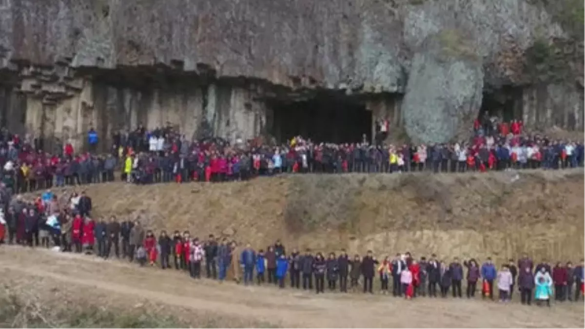 500 Kişilik Çinli Ren Ailesi Hatıra Fotoğrafı Çektirdi