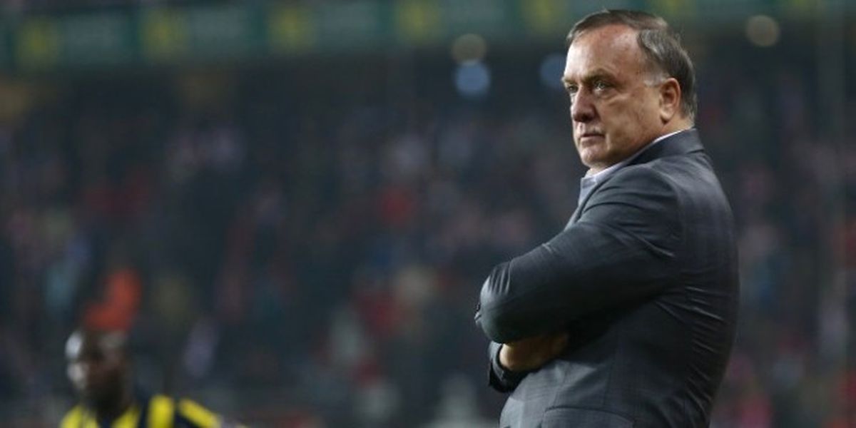 Advocaat, İstifa Edecekti!