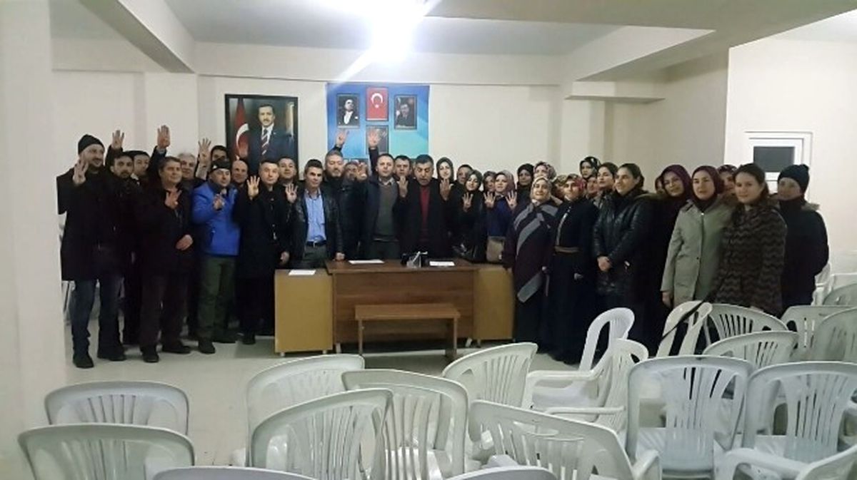 AK Parti\'nin Mahalle Toplantıları