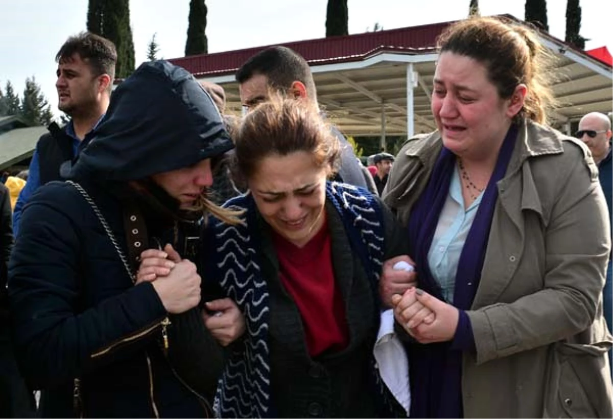 Babasını Öldüren Çocuğun Annesi: Ben Dipçiği Tuttum, Oğlum Sıktı