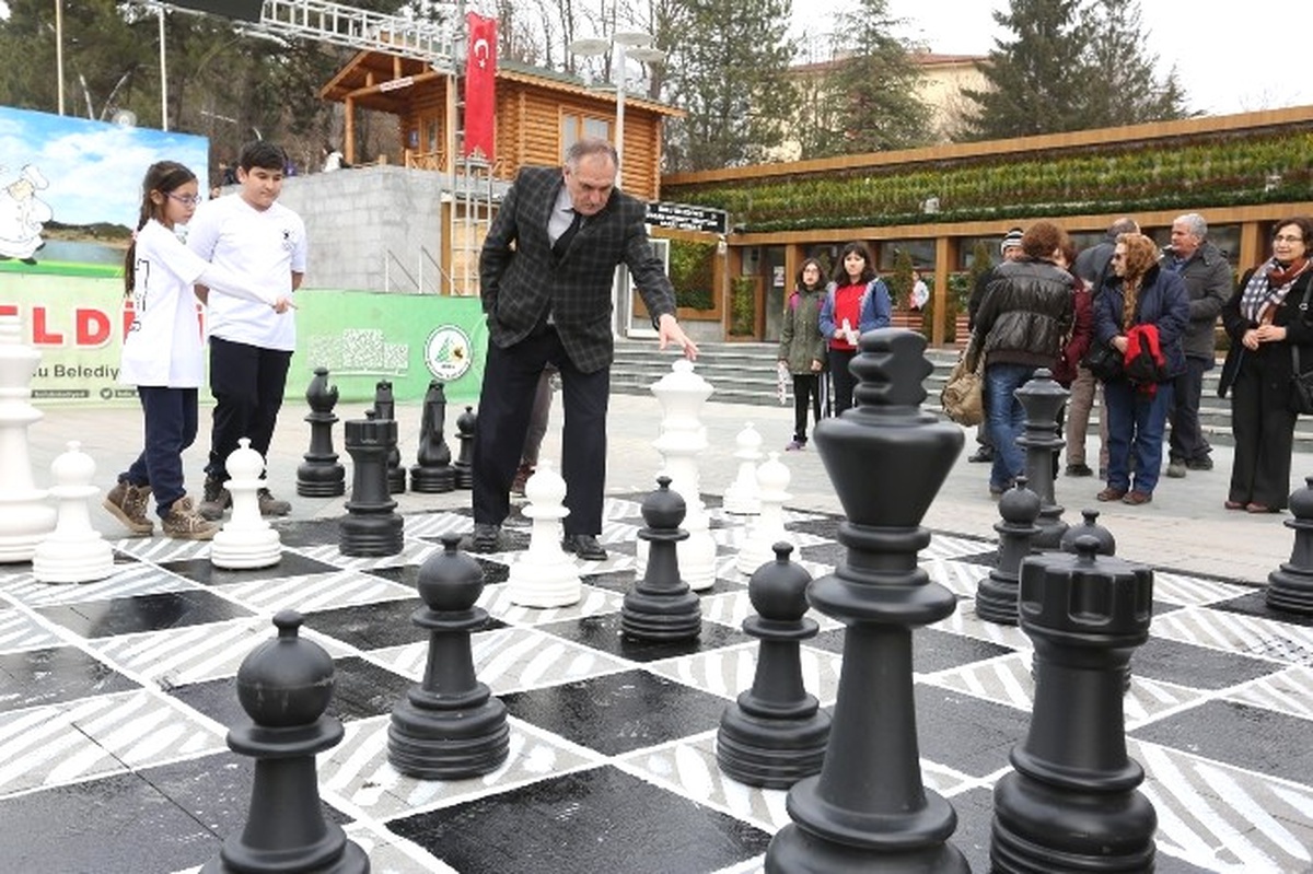 Bolu\'ya İkinci Büyük Satranç Parkı Açılıyor