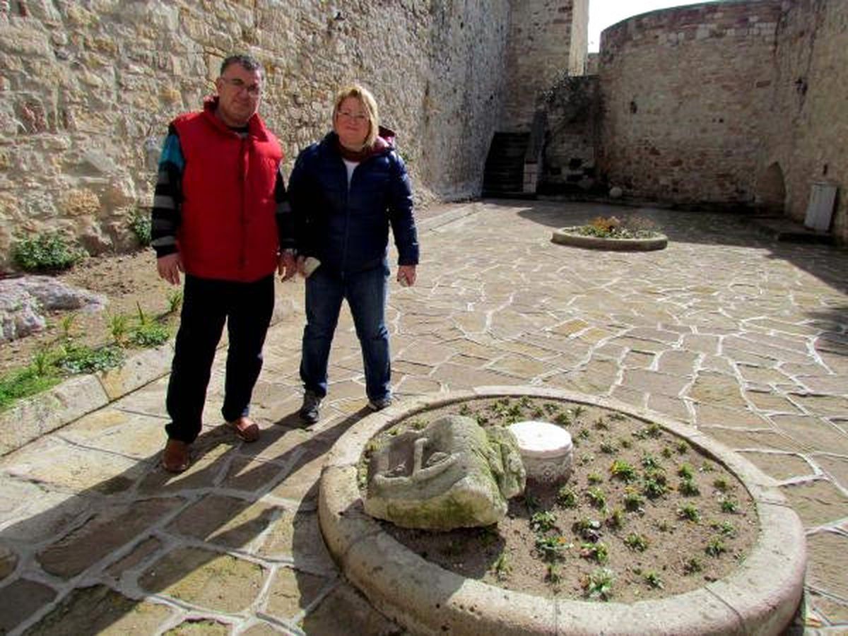 Çeşme\'de Bulunan Heykel Tarihi Eser Çıkmadı