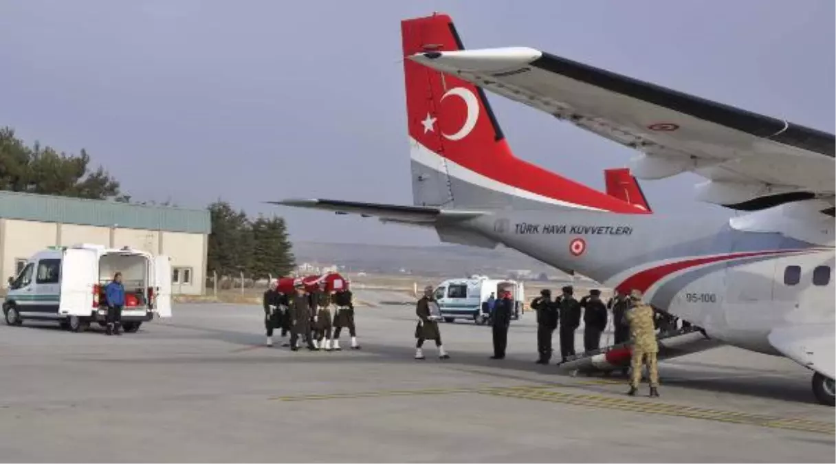 El Bab\'ta Şehit Düşen 5 Asker Memleketlerine Uğurlandı