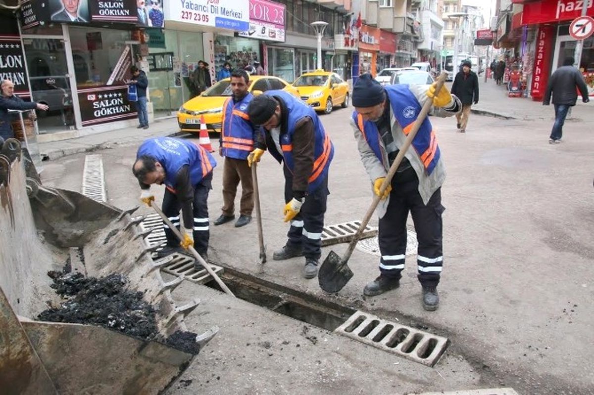 Elazığ\'da 38 Mahallede Bakım ve Temizlik Çalışması Başlatıldı